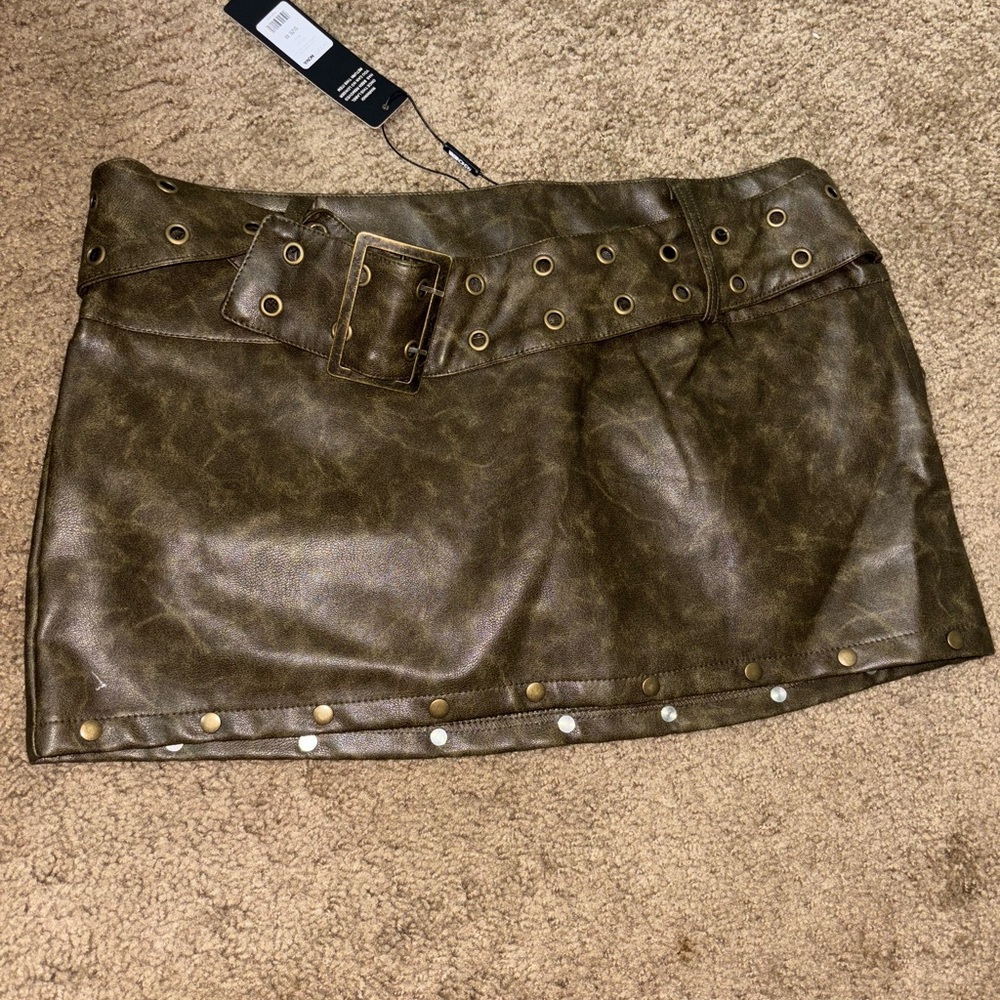Fashion Nova Faux Leather Mini skirt
Never Worn